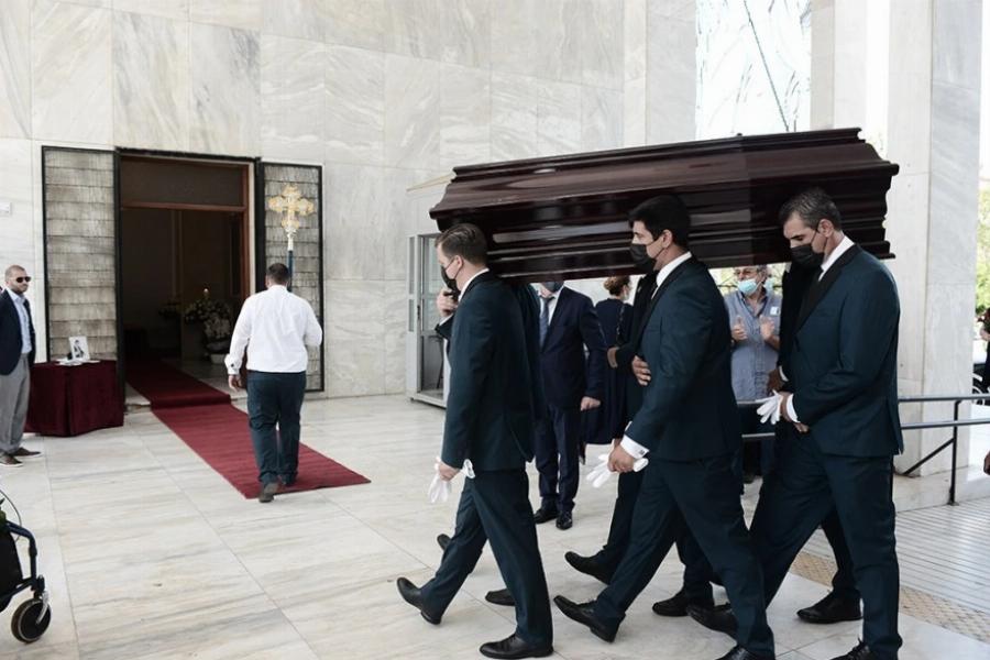 Τόλης Βοσκόπουλος κηδεία: Το τελευταίο αντίο στον «Πρίγκιπα» του ελληνικού τραγουδιού