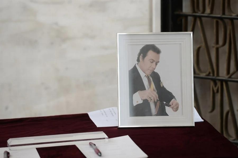 Τόλης Βοσκόπουλος κηδεία: Το τελευταίο αντίο στον «Πρίγκιπα» του ελληνικού τραγουδιού