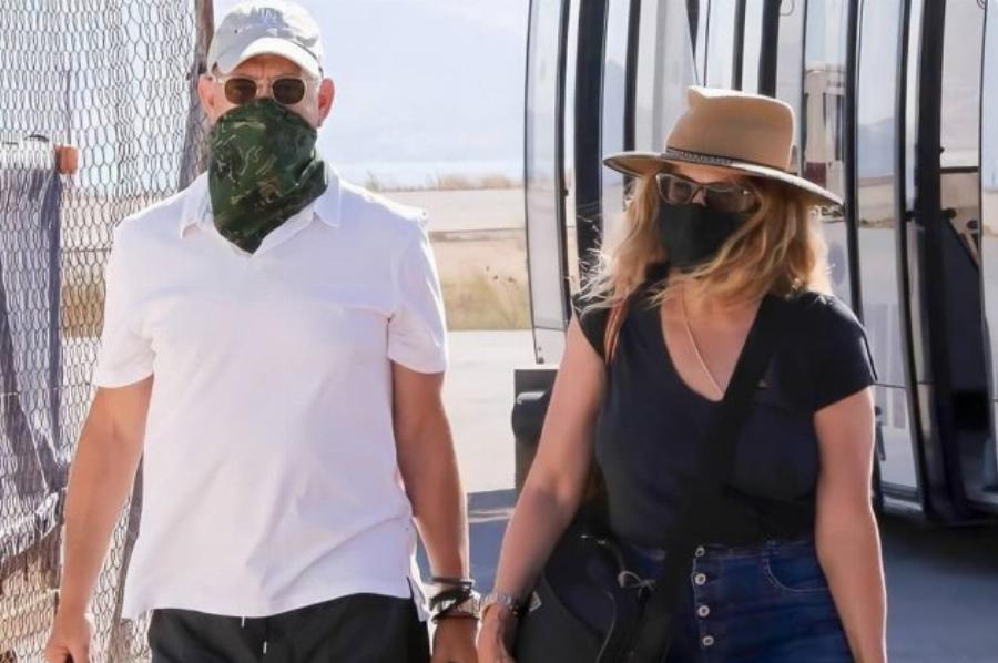 Κυριάκος Μητσοτάκης: Συναντήθηκε στην Αντίπαρο με Τομ Χανκς και Τζεφ Μπέζος – Όσα συζήτησαν