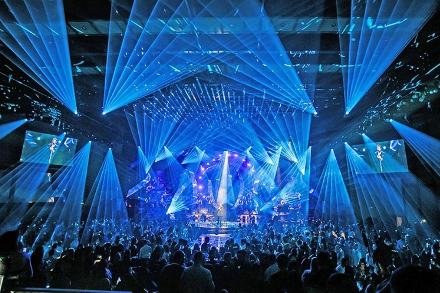 Μόνο για εμβολιασμένους: Ο Νίκος Βέρτης ακολουθεί τα βήματα του Κιάμου στο μαγαζί του