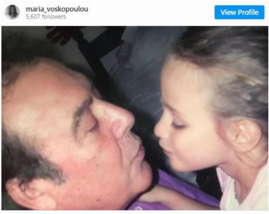 Ραγίζει καρδιές η κόρη του Τόλη Βοσκόπουλου: Με αυτές τις λέξεις αποχαιρέτησε τον πατέρα της η Μαρία Βοσκοπούλου