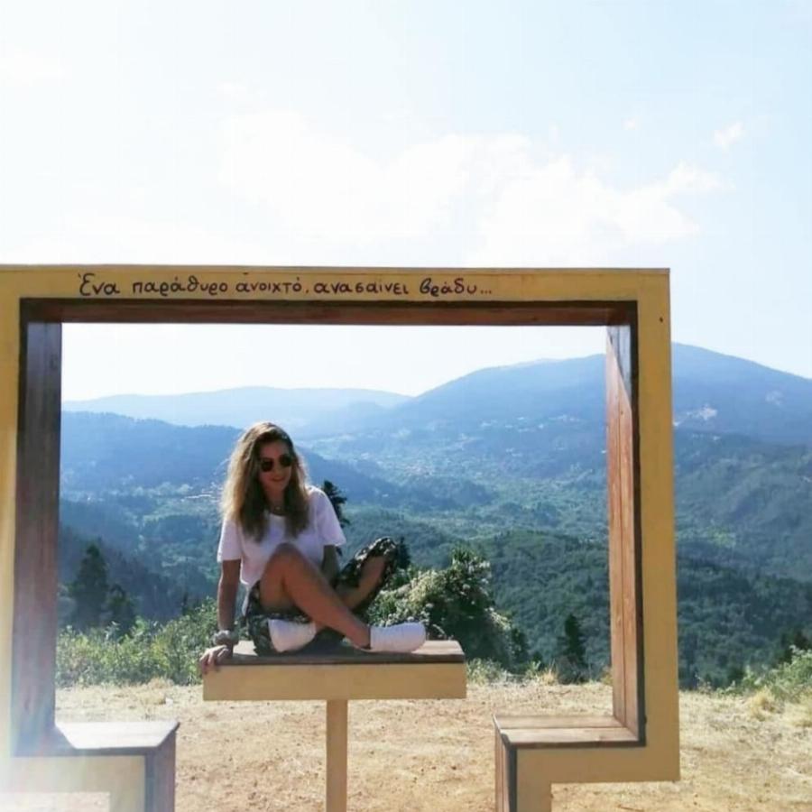 Δολοφονία στη Φολέγανδρο: Συγκλονίζουν οι γονείς της Γαρυφαλλιάς: «Να μην φύγουν άλλα κορίτσια»