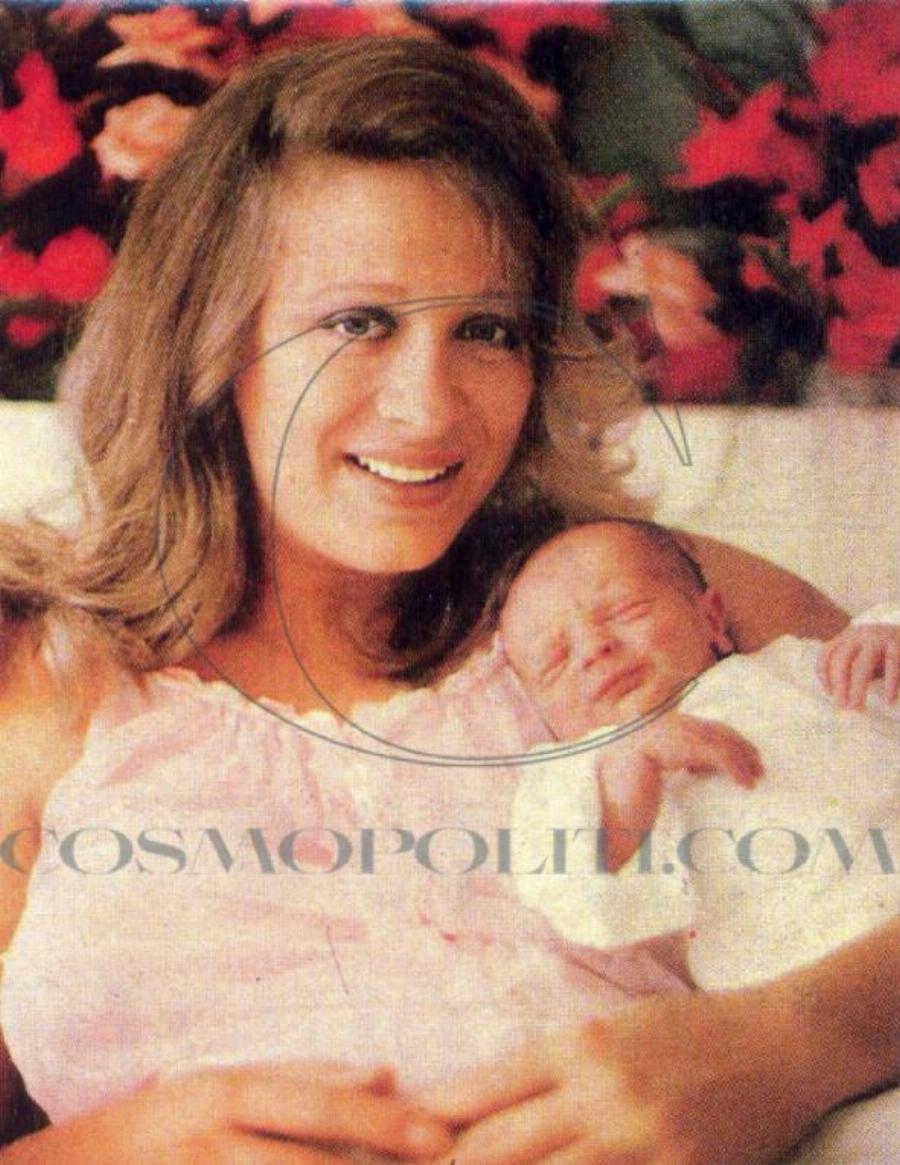 Δώδεκα φωτογραφίες αγαπημένων Ελλήνων ηθοποιών μαζί με τα παιδία τους – Ένα σπάνιο αφιέρωμα