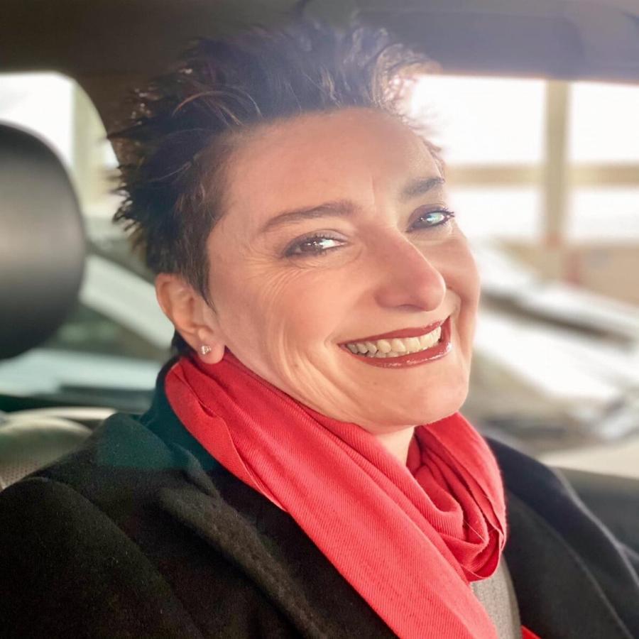 Δεν μπορεί να κρύψει τη χαρά της η Ηρώ Λεχουρίτη: Ο γιος της πέρασε στο Πανεπιστήμιο