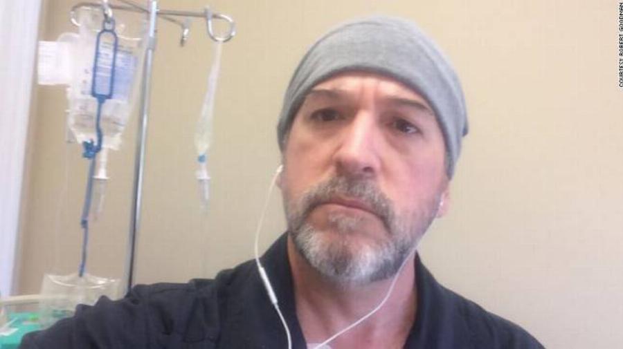 Καρκινοπαθής δάσκαλος εξάντλησε όλη του την άδεια στις χημειοθεραπείες και οι συνάδελφοί του του χάρισαν τις δικές τους για να γίνει καλά