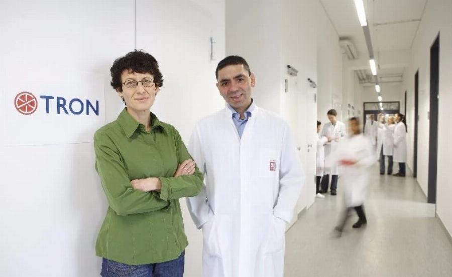 Ιατρική επανάσταση: Ζευγάρι επιστημόνων φέρνει στην αγορά τα αντικαρκινικά εμβόλια mRNA