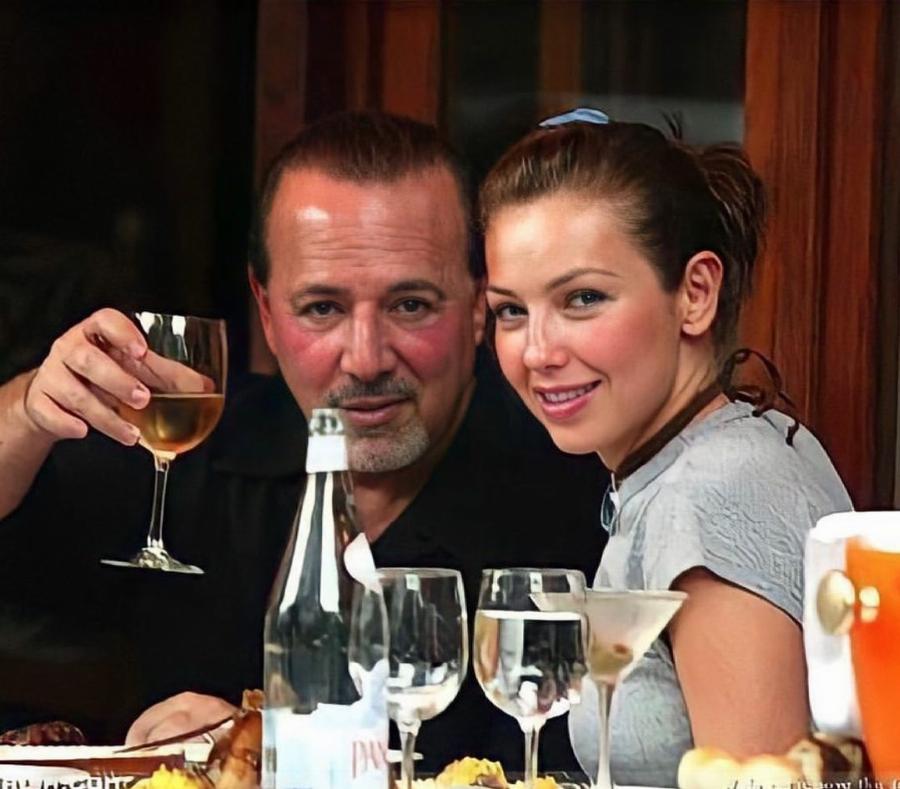 Μαρία της Γειτονιάς: Πιο όμορφη και εντυπωσιακή από ποτέ σήμερα η Thalia