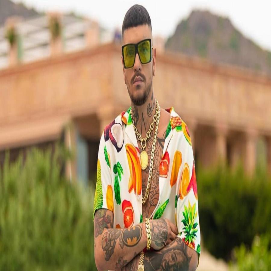 «Οδηγάω ίδιο αμάξι με τον Κούλη»: Ο Μητσοτάκης στο νέο τραγούδι του SNIK