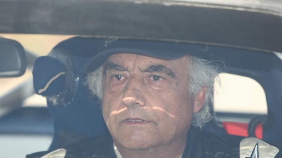 Έκρηξη από τον Ιαβέρη: «Ο Έλληνας τρίβλακας οδηγός με κινητό, τσιγάρο και καφέ!»