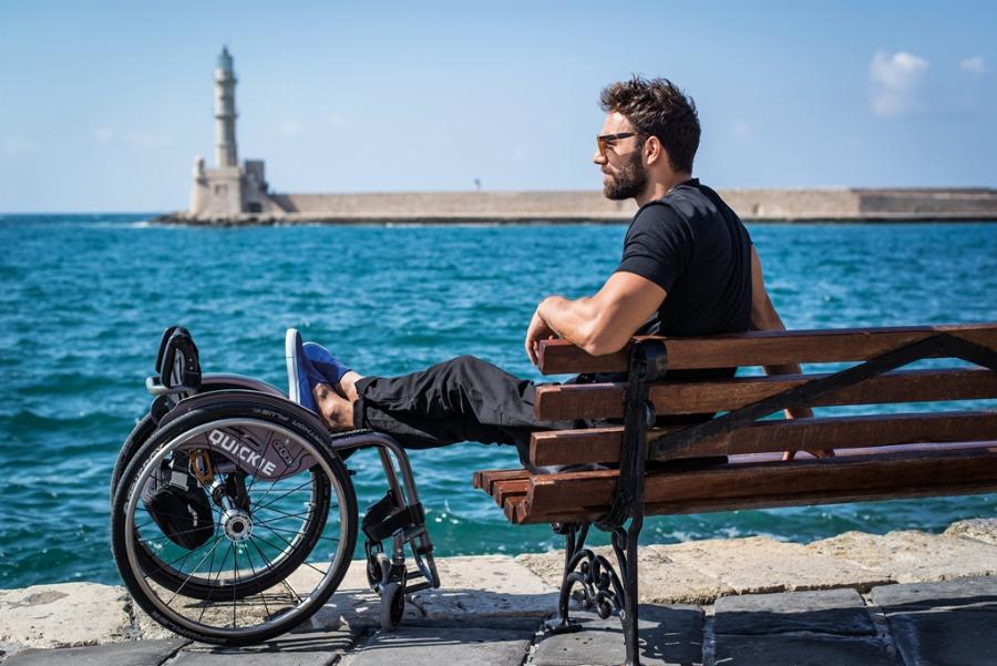 Αντώνης Τσαπατάκης: Η καλλονή σύντροφος, το ατύχημα που τον άφησε ανάπηρο και το μετάλλιο στην Παραολυμπιάδα
