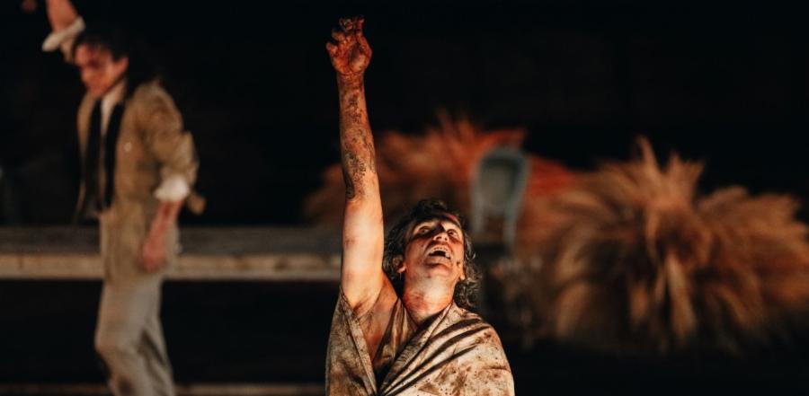 «Δεν ξέρω τι είναι Θεός. Ξέρω μονάχα πως όλοι γι’ αυτόν δουλεύουμε»: Τα λόγια του Άρη Σερβετάλη για τη θεϊκή ύπαρξη