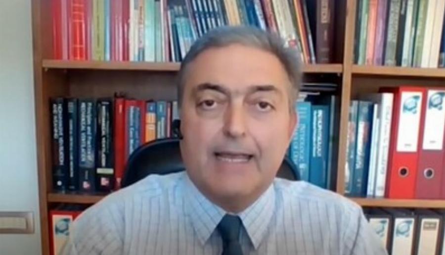 Θεόδωρος Βασιλακόπουλος: «Όλοι αυτοί που με βρίζουν είναι αγράμματοι και ανορθόγραφοι»