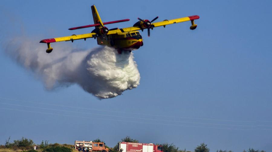 Ο πραγματικός λόγος που δεν πέταξαν τα καναντέρ στη φωτιά της Βαρυμπόμπης