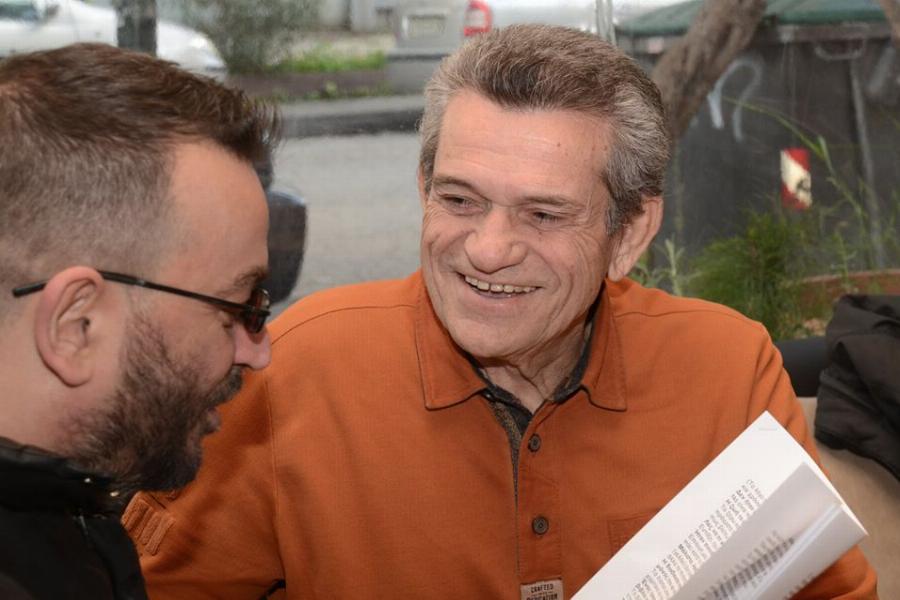 «Έχω ένα σπιτάκι, το οποίο θα το δώσω σε οικογένεια με δυο παιδάκια για να μεγαλώσουν εκεί μέσα»