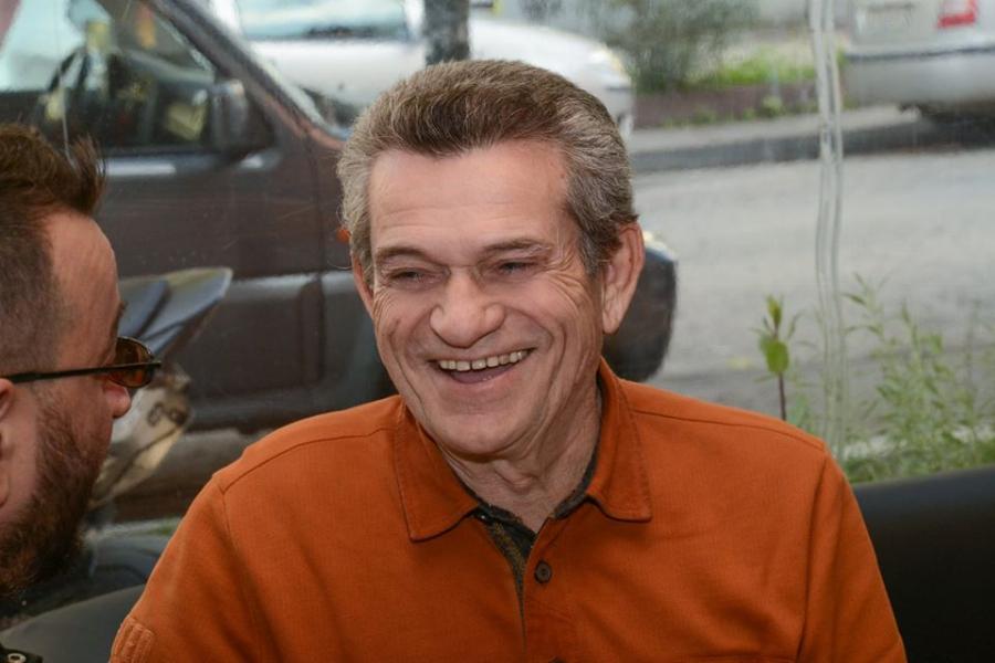 «Έχω ένα σπιτάκι, το οποίο θα το δώσω σε οικογένεια με δυο παιδάκια για να μεγαλώσουν εκεί μέσα»