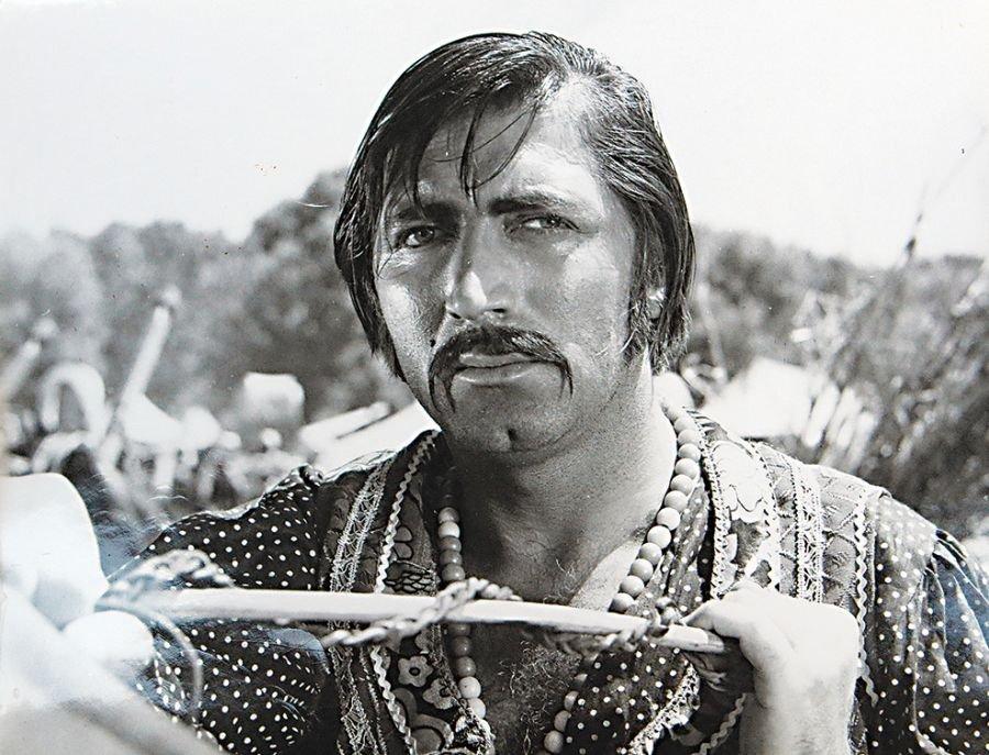 Ξεχασμένος και παρατημένος ο Ανέστης Βλάχος δίνει μάχη για τη ζωή του στον Ευαγγελισμό