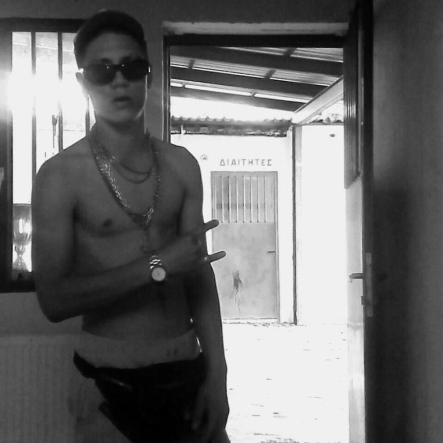 Σέρρες: Ο 22χρονος που σκότωσε τον 20χρονο φίλο του στην πλατεία του χωριού και ανέβασε στόρυ με το μαχαίρι