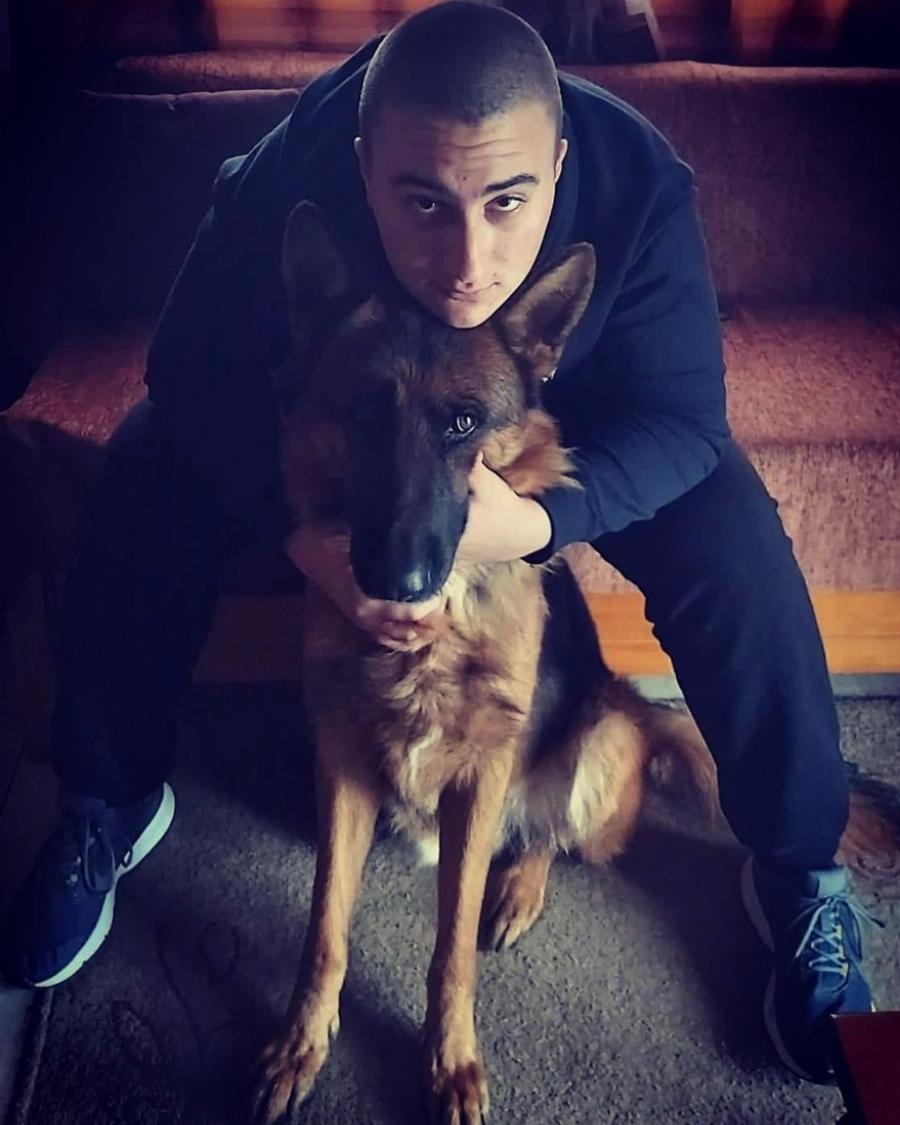 Σέρρες: Ο 22χρονος που σκότωσε τον 20χρονο φίλο του στην πλατεία του χωριού και ανέβασε στόρυ με το μαχαίρι