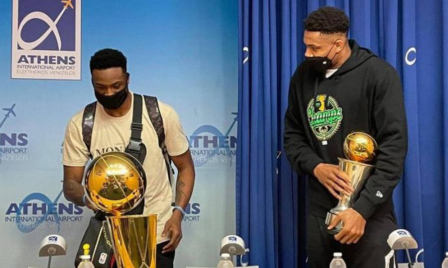 Γιάννης Αντετοκούνμπο: Έφτασε στην Ελλάδα ο πρωταθλητής NBA – «Θα πάω το τρόπαιο στα Σεπόλια»