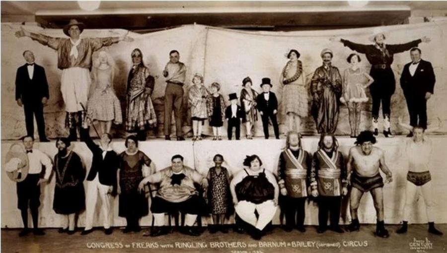 Η «Μαύρη Χήρα»: Ήταν κούκλα και έγινε περίγελος για να αναθρέψει τα παιδιά της