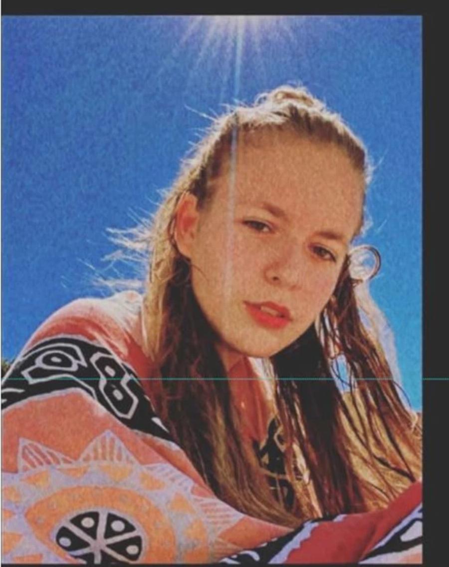 Βαλίσια Γκλέτσου: Η μοναχοκόρη του Απόστολου έγινε 19 χρονών δεσποινίδα και ποζάρει στην παραλία