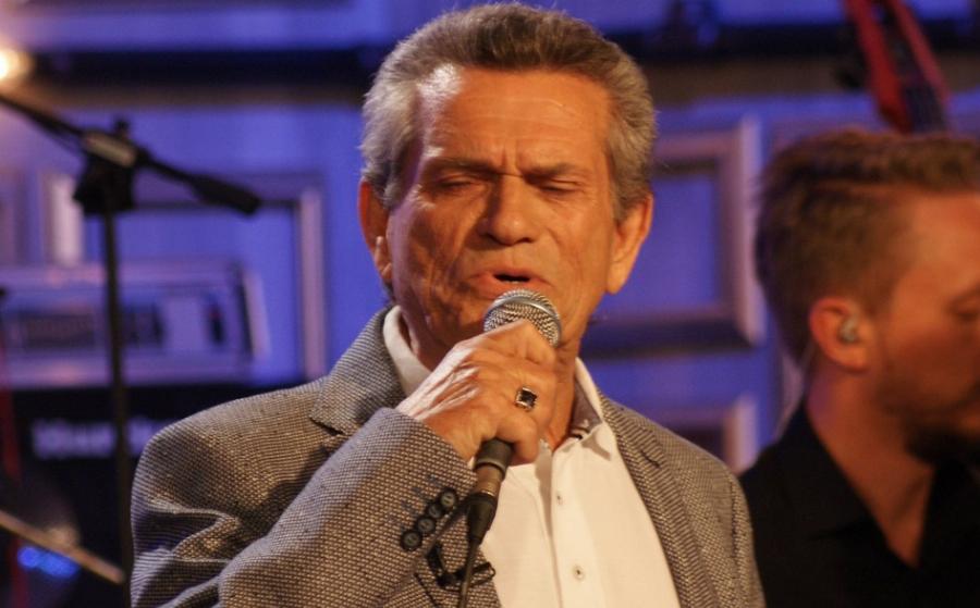 «Έχω ένα σπιτάκι, το οποίο θα το δώσω σε οικογένεια με δυο παιδάκια για να μεγαλώσουν εκεί μέσα»