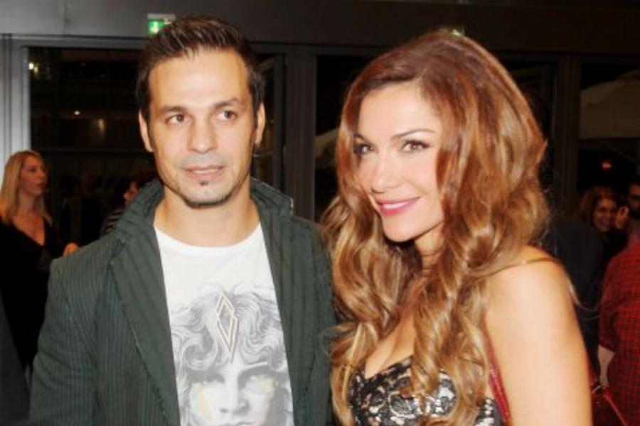 Ντέμης Νικολαίδης: Ο θυελλώδης έρωτας με τη Δέσποινα Βανδή, το διαζύγιο και η εντυπωσιακή μελαχρινή του GNTM