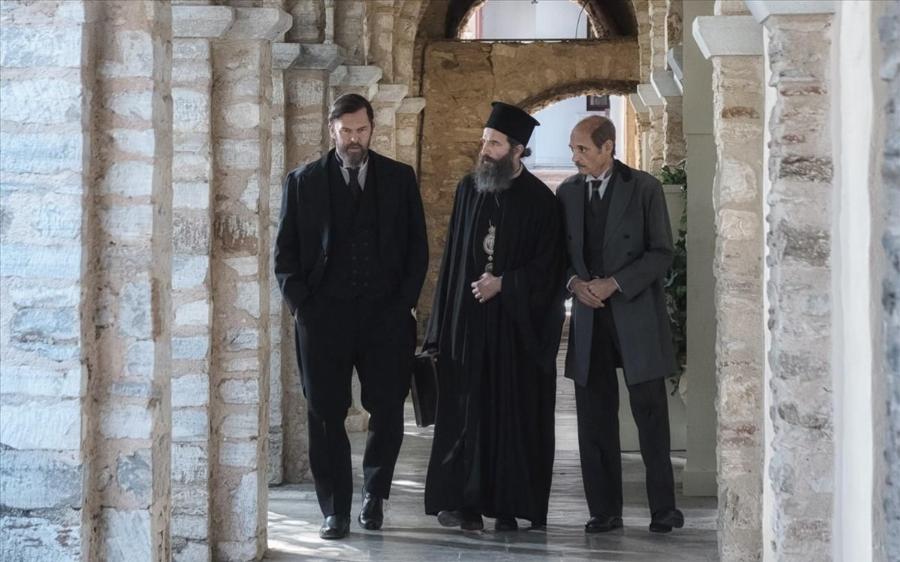 Ο άνθρωπος του Θεού: «Όταν τελειώνει η ταινία, δεν ξέρεις αν πρέπει να χειροκροτήσεις ή να κάνεις τον σταυρό σου…»