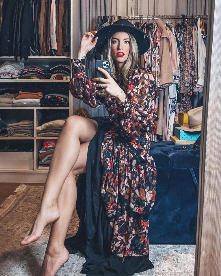 Αθηνά Οικονομάκου: Αυτό είναι το διώροφο παλάτι της ηθοποιού και του Φιλίππου Μιχόπουλου με τον τεράστιο κήπο