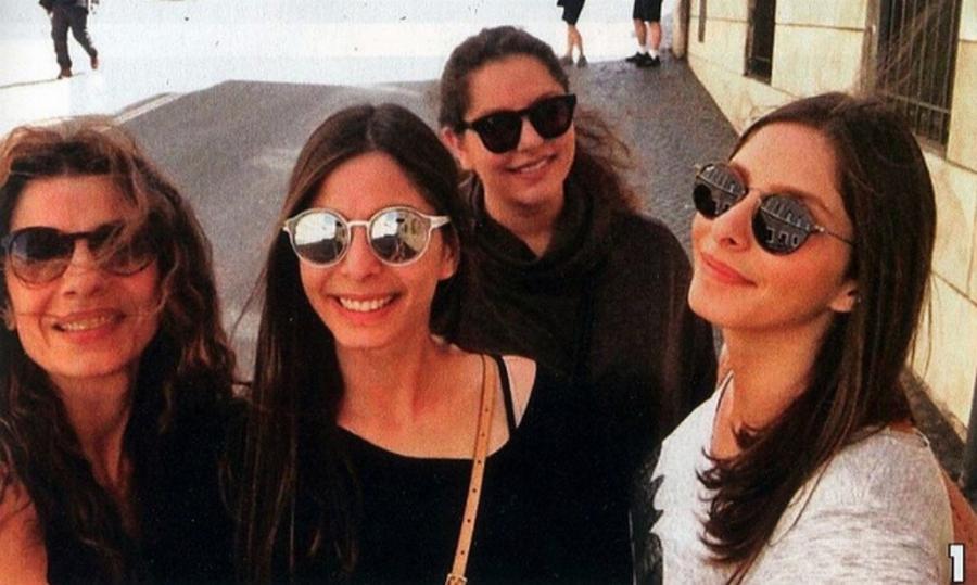 Εύα Μανωλαράκη: Η κόρη της Πόπης Τσαπανίδου έγινε 32 ετών, φαίνεται 22 και μοιάζει εκπληκτικά στη μαμά
