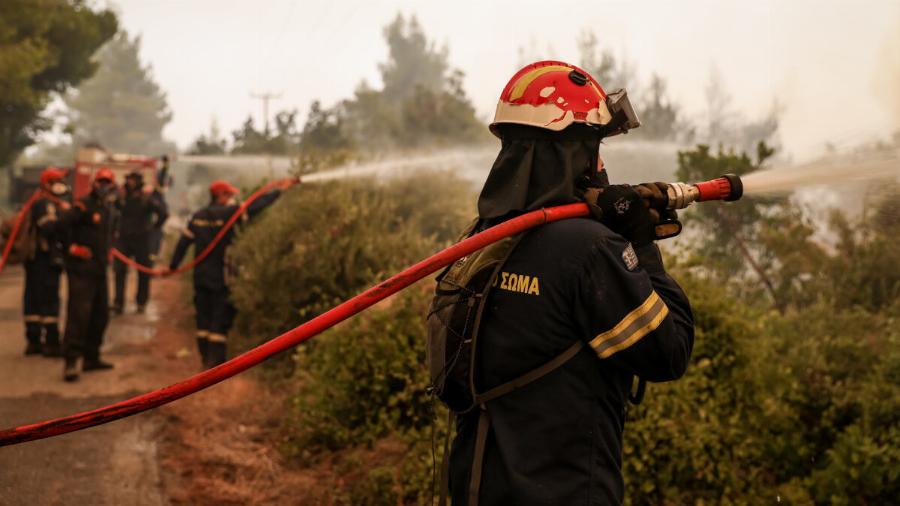 Απίστευτες καταγγελίες από πυροσβέστες της Εύβοιας: «Μου έδωσαν όχημα χωρίς φρένα και μου είπαν να πηγαίνω… σιγά»
