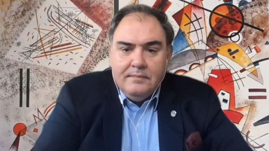 Δημοσθένης Σαρηγιάννης: «Πάμε για 5.000 κρούσματα στα τέλη Αυγούστου»