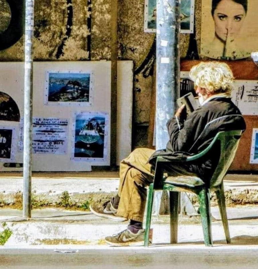 Πέθανε ο Στέφανος, η εμβληματική μορφή της Παλαιάς Κοκκινιάς – Θλίψη στη συνοικία