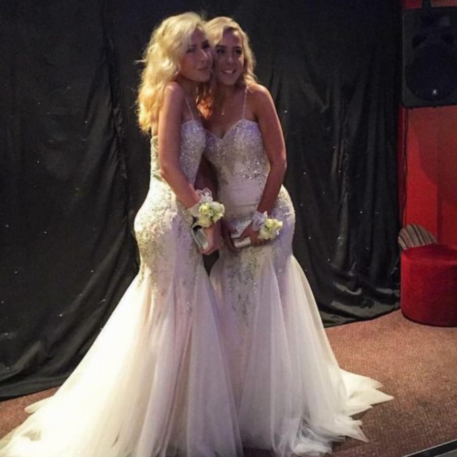 Ήταν τα δίδυμα “Ασχημόπαπα” – Τελικά έγιναν διάσημες και βασίλισσες της ομορφιάς