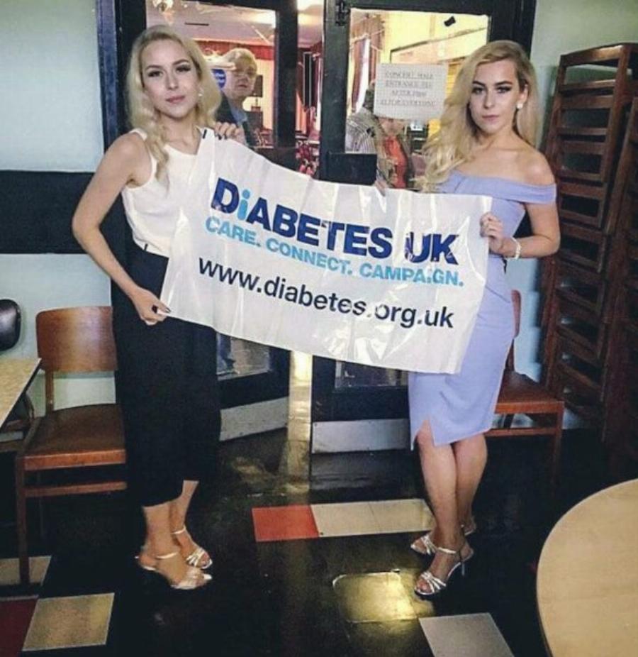 Ήταν τα δίδυμα “Ασχημόπαπα” – Τελικά έγιναν διάσημες και βασίλισσες της ομορφιάς