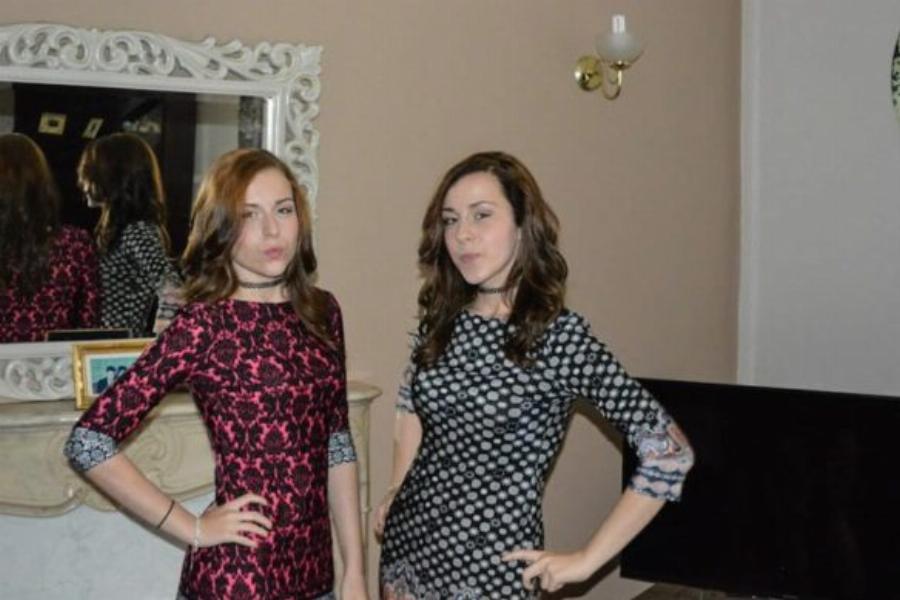 Ήταν τα δίδυμα “Ασχημόπαπα” – Τελικά έγιναν διάσημες και βασίλισσες της ομορφιάς