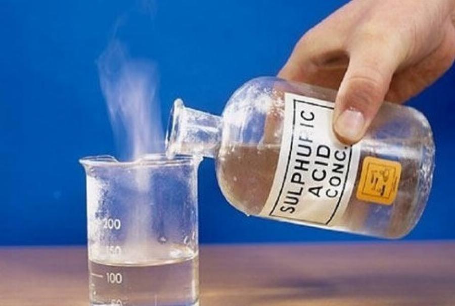 Αληθινή ιστορία της Άννας: «Μου έριξαν βιτριόλι στο πρόσωπο επειδή είχα σχέση με παντρεμένο. Το έκαναν η σύζυγός του με τη κουμπάρα της»