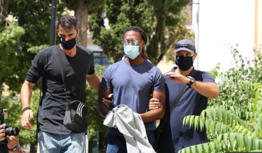 «Μου επιτέθηκε με σπασμένο μπουκάλι»: Σοκαριστικές αποκαλύψεις για τον άσσο του Ολυμπιακού