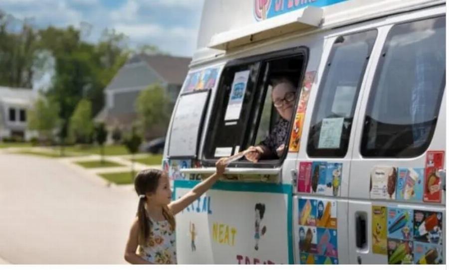 Πατέρας της χρονιάς: Αγόρασε κινητό παγωτατζίδικο για τα παιδιά του με Σύνδρομο Down