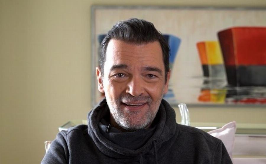 Κωνσταντίνος Καζάκος: «Δεν πιστεύω στον Θεό. Δεν νομίζω πως υπάρχει ένας γεράκος εκεί πάνω»