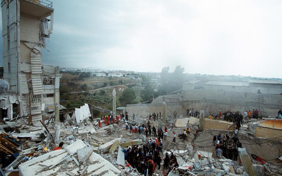 «Έσωσα τον άντρα μου αντί για το παιδί μου»: Η σπαρακτική εξομολόγηση μιας γυναίκας για τον σεισμό του 1999