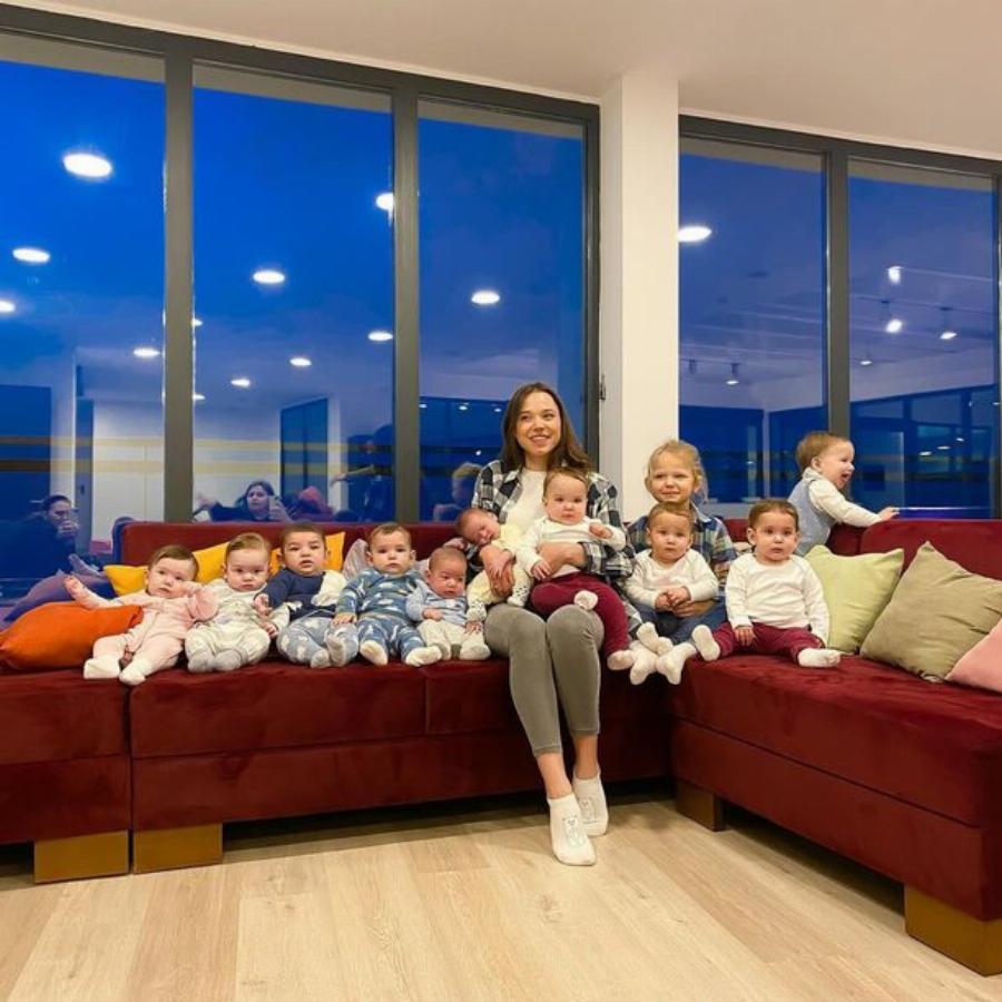 Νεαρή εκατομμυριούχος με 11 παιδιά: Η 23χρονη μαμά θέλει να να φτάσει τα 100