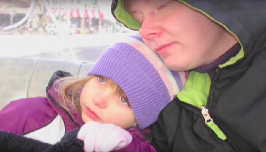 Αληθινή Ιστορία: Εξάχρονη πέθανε από καρκίνο και άφησε κρυφά μηνύματα για να τα βρουν οι γονείς της