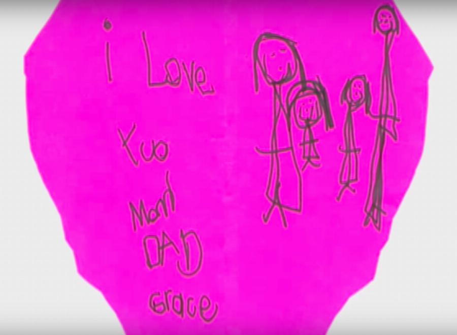 Αληθινή Ιστορία: Εξάχρονη πέθανε από καρκίνο και άφησε κρυφά μηνύματα για να τα βρουν οι γονείς της