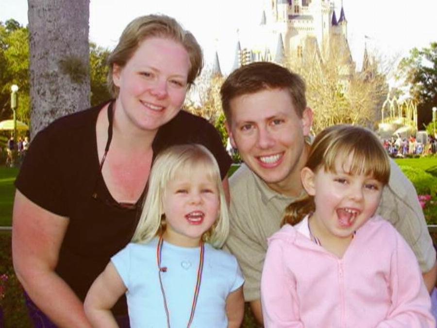 Αληθινή Ιστορία: Εξάχρονη πέθανε από καρκίνο και άφησε κρυφά μηνύματα για να τα βρουν οι γονείς της