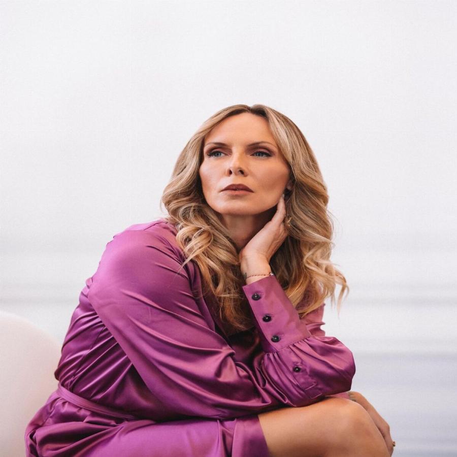 «Πνιγόμουν στους γάμους. Νόμιζα ότι τελείωνε η ζωή μου. Καταπιεζόταν η ελευθερία μου»: Οι σπάνιες δηλώσεις της Εβελίνας Παπούλια