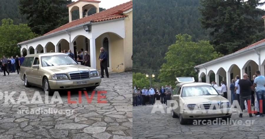 Σκηνές αρχαίας τραγωδίας στην κηδεία του 15χρονου που πέθανε μετά την 1η δόση του εμβολίου