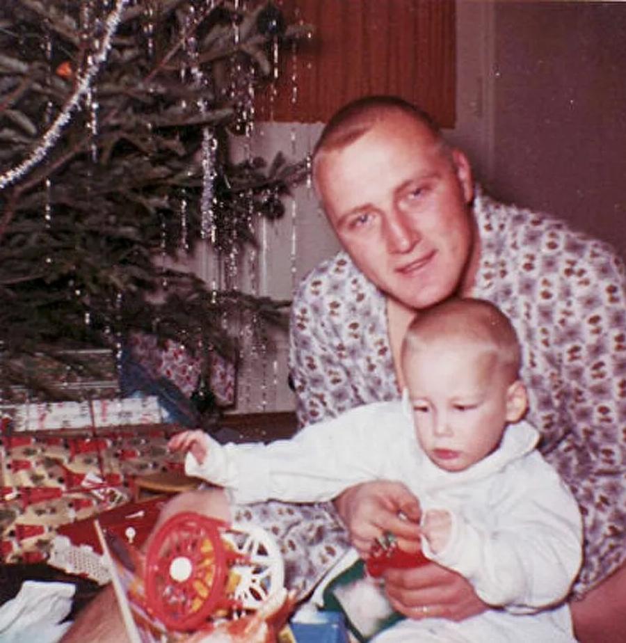 «Μπαμπά, όταν τρέχω, νιώθω να μην είμαι ανάπηρος»: Πέθανε ο πατέρας πρότυπο που έτρεχε με αμαξίδιο