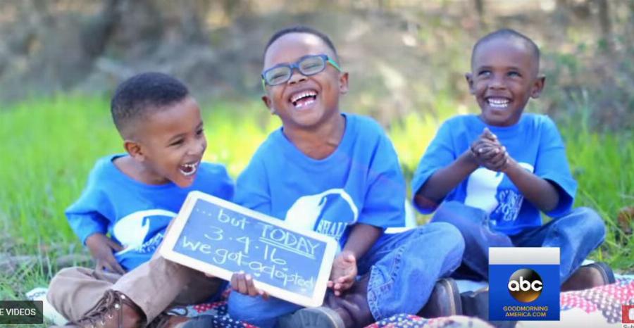 Υιοθέτησαν τρία μικρά αδέρφια και η γειτόνισσα τους υιοθέτησε το τέταρτο αδερφάκι για να μην χωρίσουν