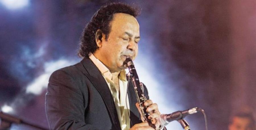 Δεν ντράπηκαν για την καταγωγή τους: 12 διάσημοι τραγουδιστές τσιγγάνικης προέλευσης